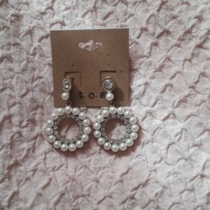 Pearl dangle earrings